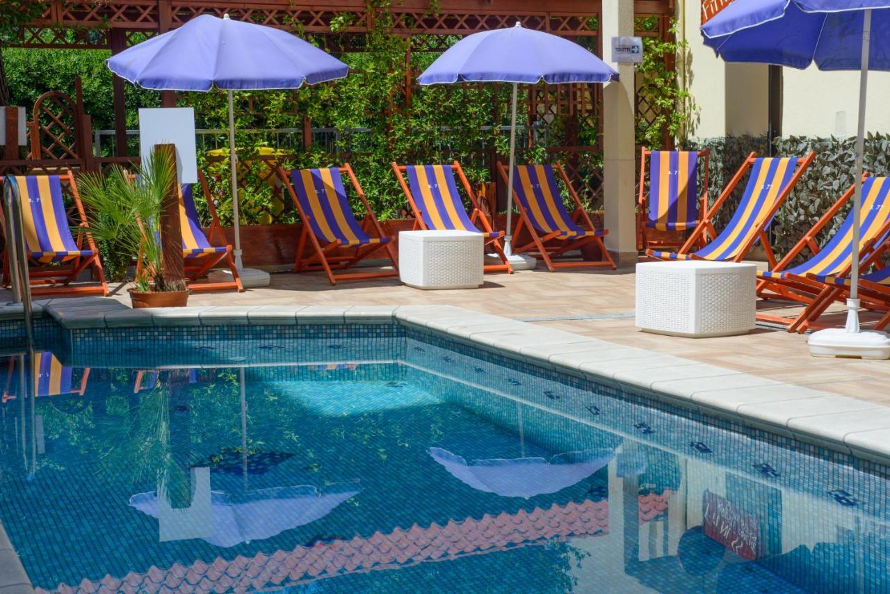 Hotel Adria Nuova Rimini Ngoại thất bức ảnh
