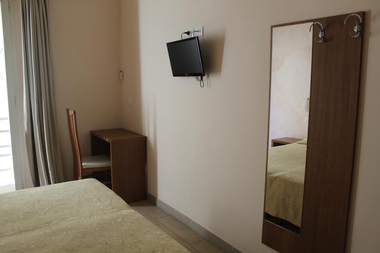 Hotel Adria Nuova Rimini Ngoại thất bức ảnh