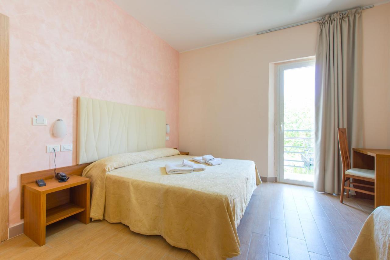 Hotel Adria Nuova Rimini Ngoại thất bức ảnh