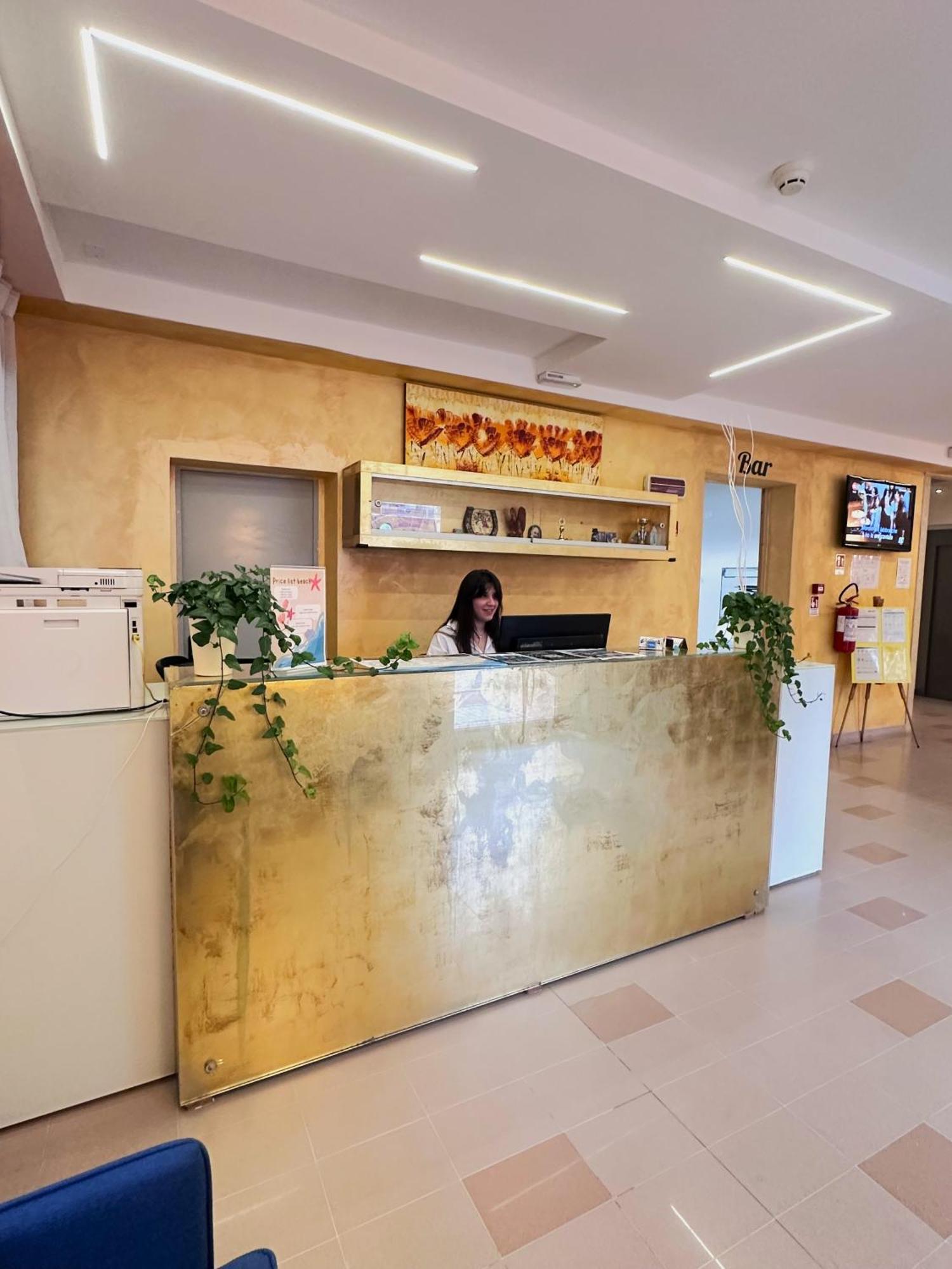 Hotel Adria Nuova Rimini Ngoại thất bức ảnh